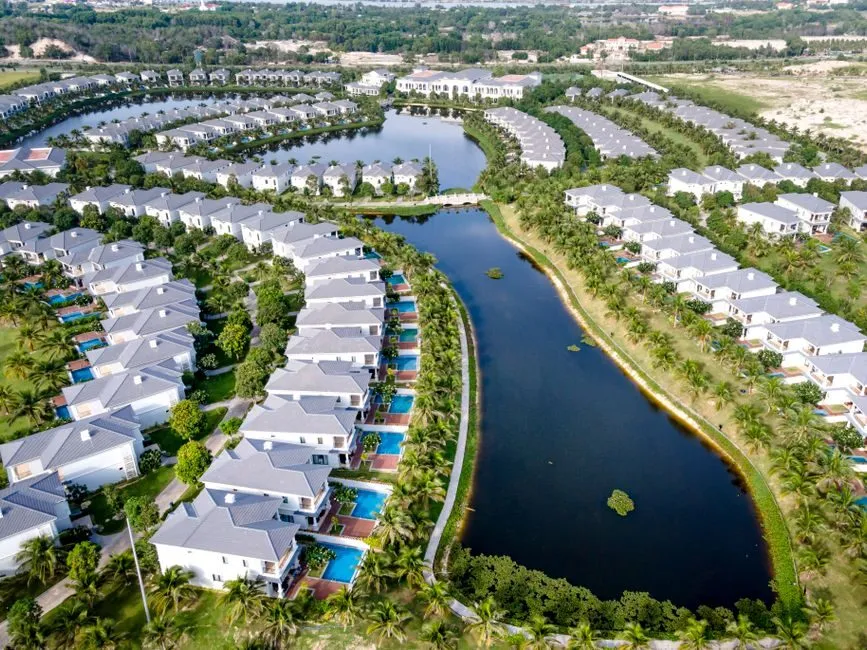 Biệt thự tại khu đô thị xanh với không gian sân vườn rộng