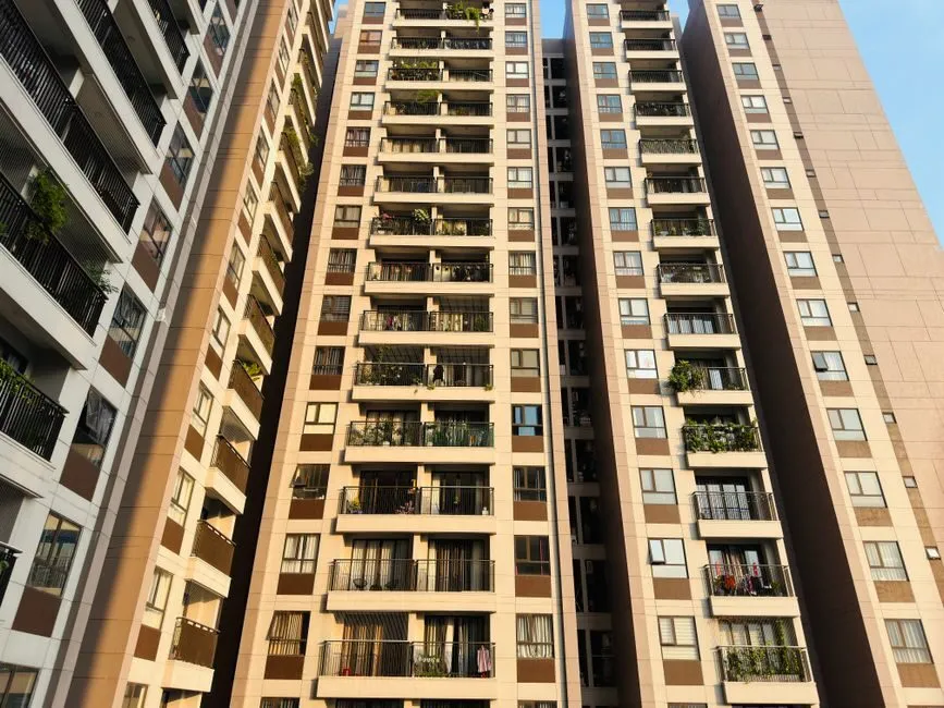 Lan can kính cho ban công nhỏ căn hộ chung cư